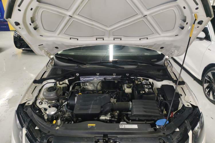 Used Skoda Octavia 2022 1.5L Automatic Comfort Edition Engine Bay
