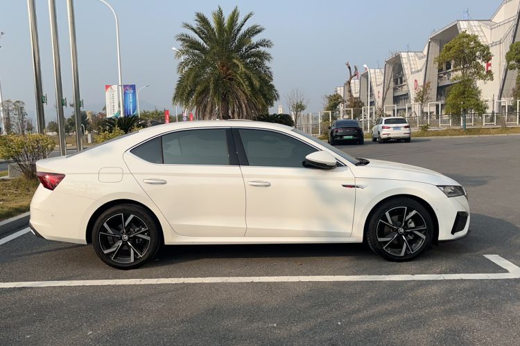 Used Skoda Octavia 2022 PRO TSI280 Luxury Edition Exterior 2