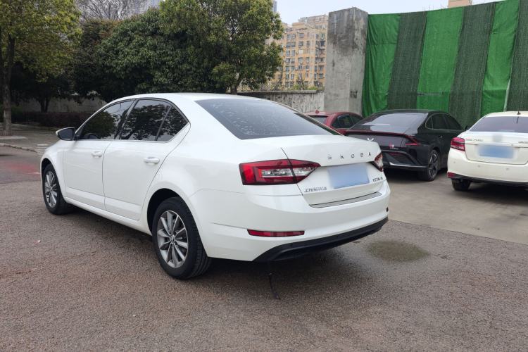 Used Skoda Octavia 2022 1.5L Automatic Comfort Edition Exterior 3