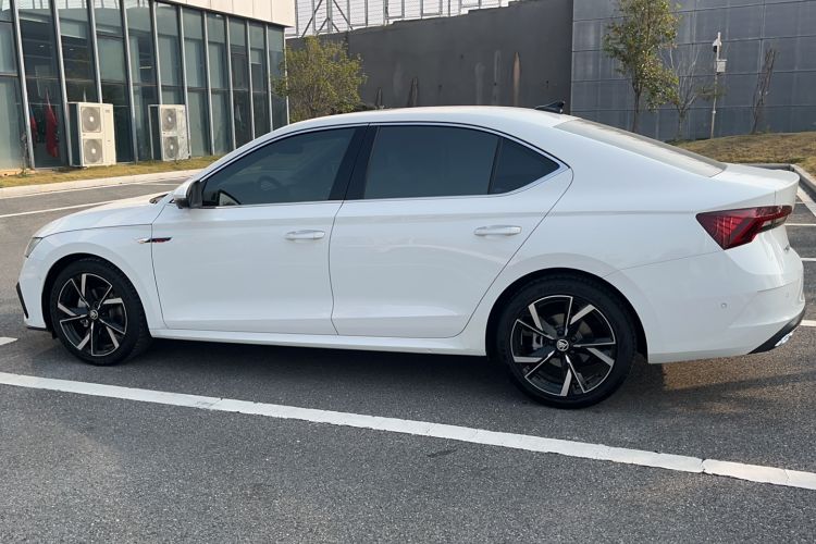 Used Skoda Octavia 2022 PRO TSI280 Luxury Edition Exterior 4