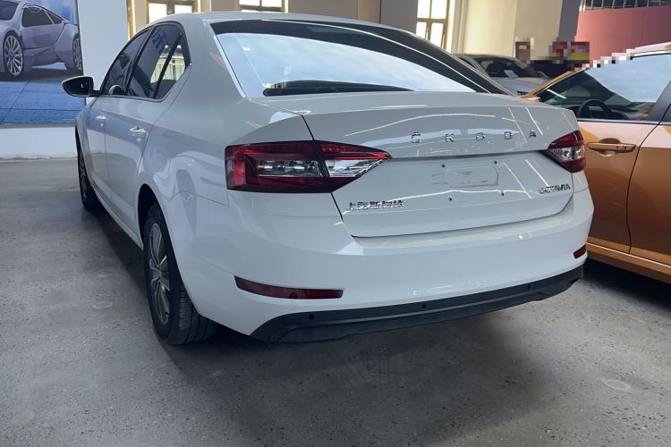 Used Skoda Octavia 2022 1.5L Automatic Comfort Edition Exterior 4