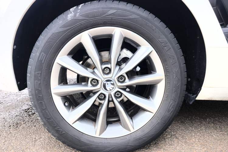 Used Skoda Octavia 2022 1.5L Automatic Comfort Edition Exterior 7