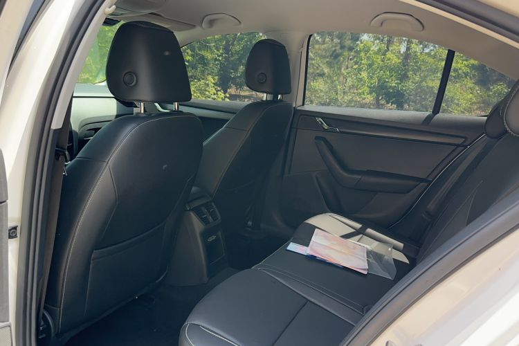Used Skoda Octavia 2022 1.5L Automatic Comfort Edition Exterior 8