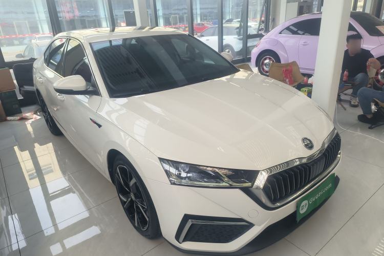 Used Skoda Octavia 2022 PRO TSI280 Luxury Edition Front Right 45 Deg