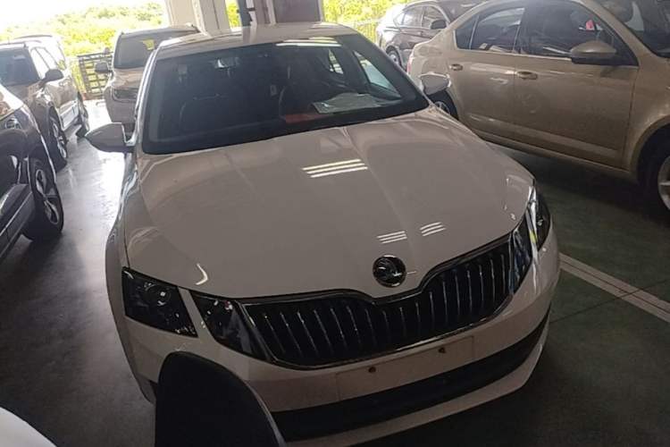 Used Skoda Octavia 2022 1.5L Automatic Comfort Edition Front Right 45 Deg