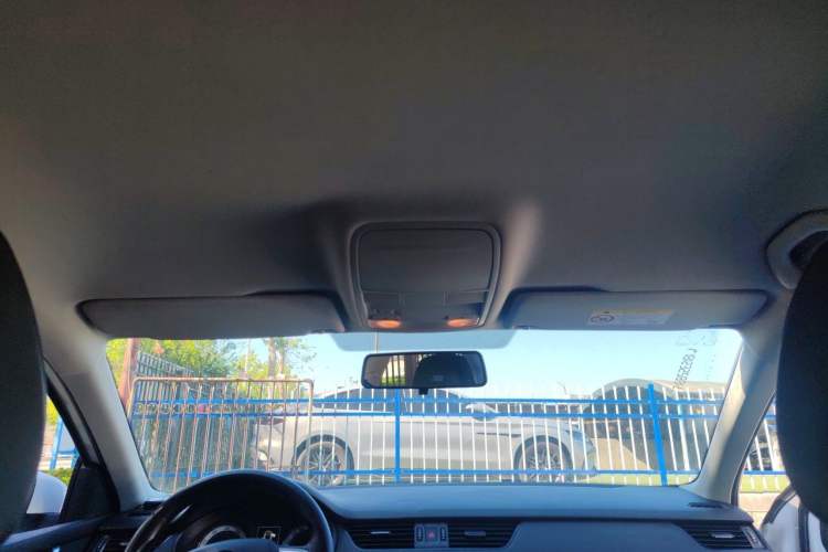 Used Skoda Octavia 2022 1.5L Manual Comfort Edition Headliner