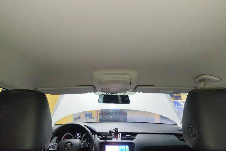Used Skoda Octavia 2022 1.5L Automatic Comfort Edition Headliner