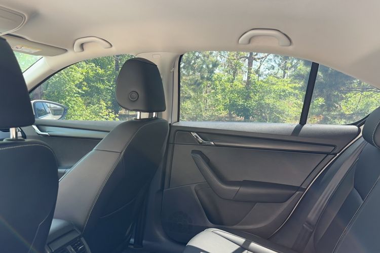 Used Skoda Octavia 2022 1.5L Automatic Comfort Edition Interior 1