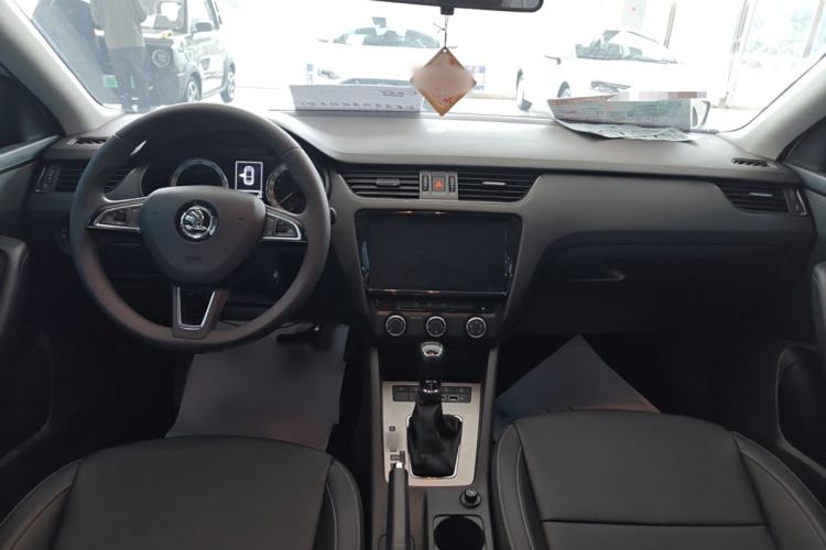 Used Skoda Octavia 2022 1.5L Automatic Comfort Edition Interior 3