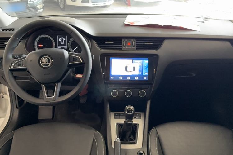 Used Skoda Octavia 2022 1.5L Manual Comfort Edition Interior 3