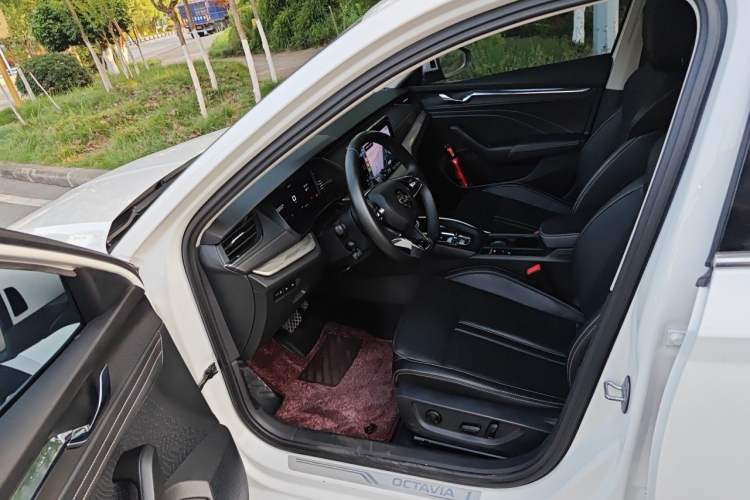 Used Skoda Octavia 2022 PRO TSI280 Luxury Edition Interior 3