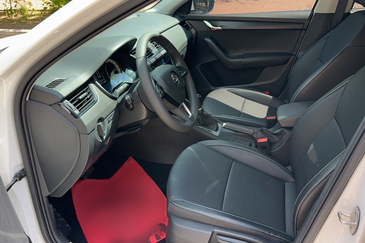 Used Skoda Octavia 2022 1.5L Automatic Comfort Edition Interior 5