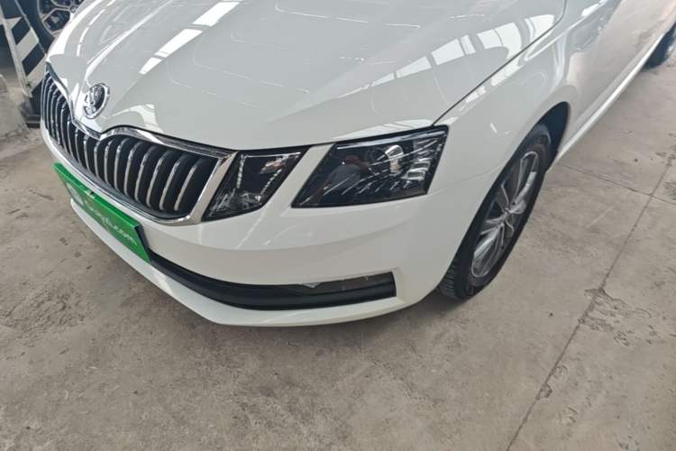 Used Skoda Octavia 2022 1.5L Automatic Comfort Edition Left Front Headlight
