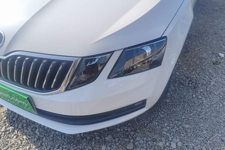 Used Skoda Octavia 2022 1.5L Automatic Comfort Edition Left Front Headlight