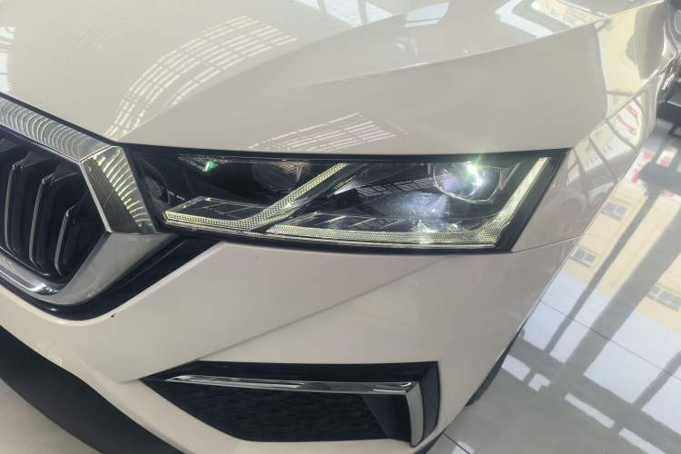 Used Skoda Octavia 2022 PRO TSI280 Luxury Edition Left Front Headlight