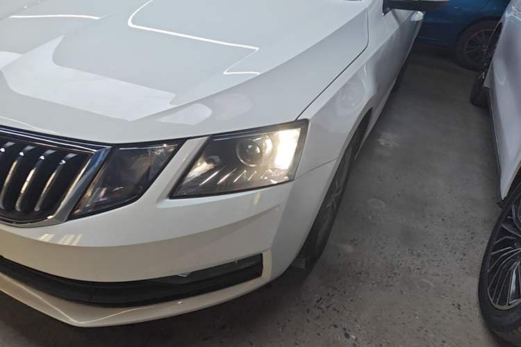 Used Skoda Octavia 2022 1.5L Automatic Comfort Edition Left Front Headlight
