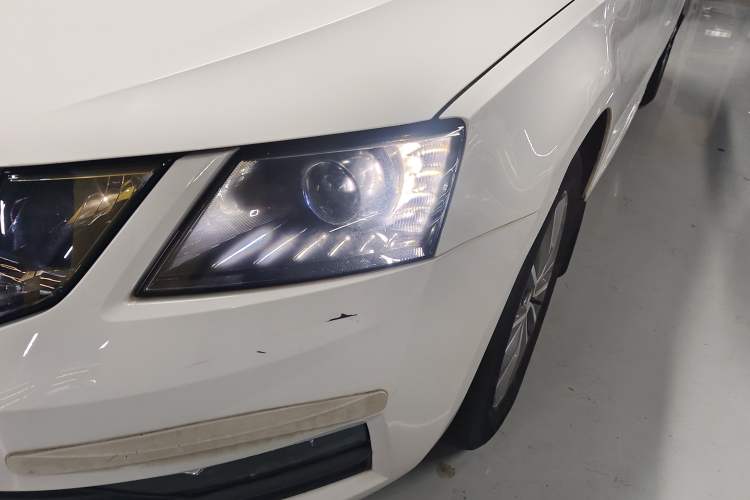 Used Skoda Octavia 2022 1.5L Automatic Comfort Edition Left Front Headlight