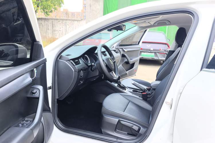 Used Skoda Octavia 2022 1.5L Automatic Comfort Edition Left Front Seat