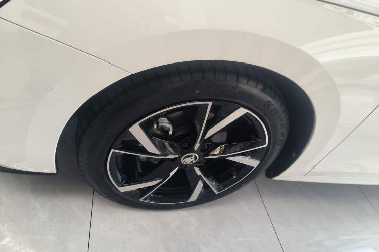 Used Skoda Octavia 2022 PRO TSI280 Luxury Edition Left Front Wheel Hub