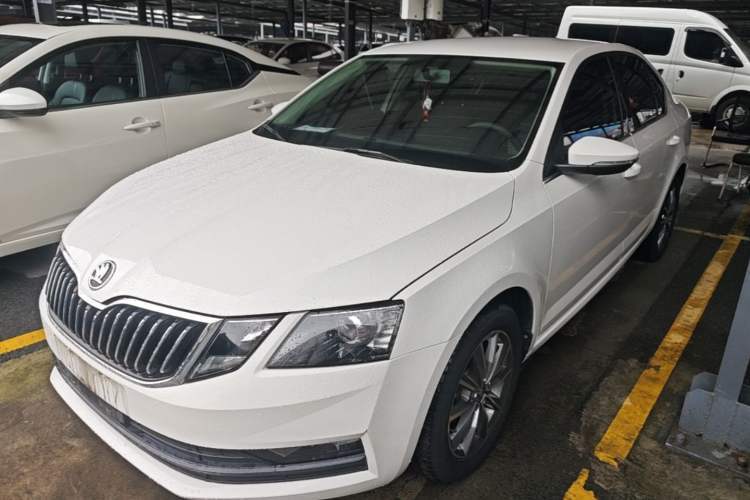 Używany Skoda Octavia 2022 1.5L Automatic Comfort Edition Guazi used car, China used car export, Used car for sale, Used cars, Cheapest cars for sale