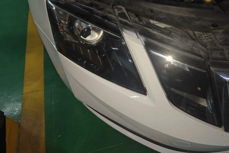 Used Skoda Octavia 2022 1.5L Automatic Comfort Edition Right Front Headlight