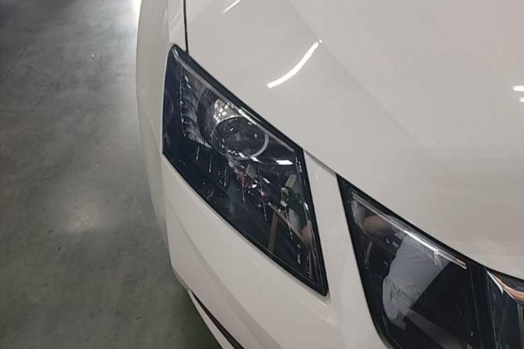 Used Skoda Octavia 2022 1.5L Automatic Comfort Edition Right Front Headlight