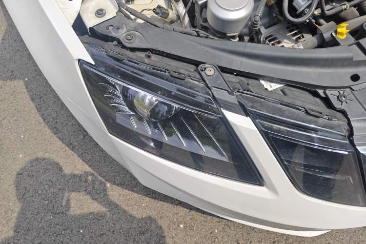 Used Skoda Octavia 2022 1.5L Automatic Comfort Edition Right Front Headlight