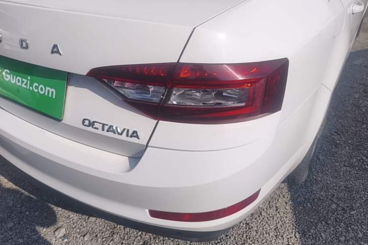 Used Skoda Octavia 2022 1.5L Automatic Comfort Edition Right Rear Taillight