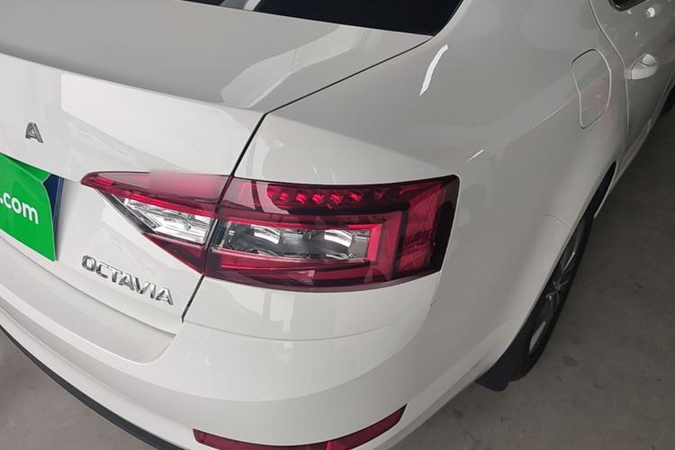 Used Skoda Octavia 2022 1.5L Automatic Comfort Edition Right Rear Taillight