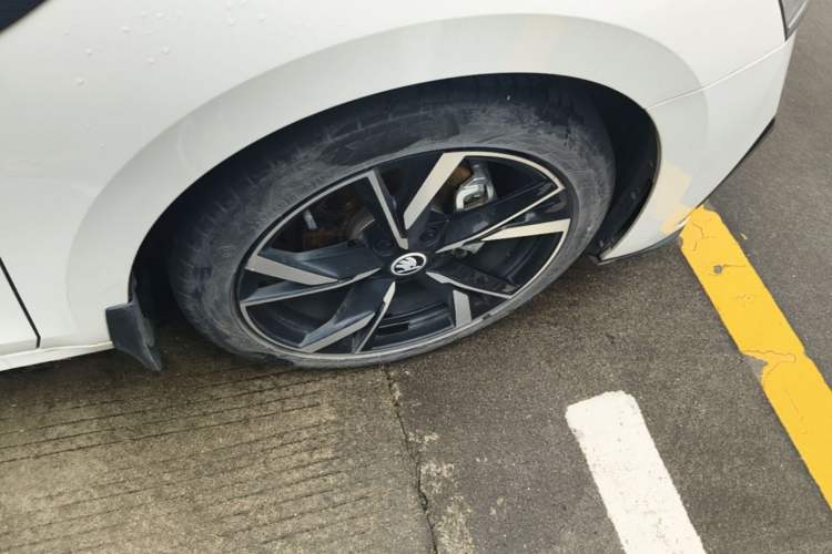 Used Skoda Octavia 2022 PRO TSI280 Luxury Edition Right Rear Wheel Hub