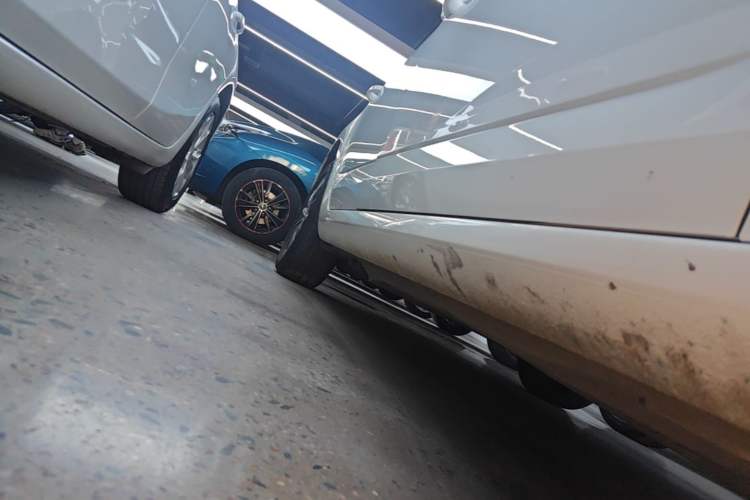 Used Skoda Octavia 2022 1.5L Automatic Comfort Edition Right Side Sill