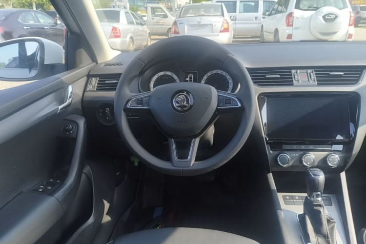 Used Skoda Octavia 2022 1.5L Automatic Comfort Edition Steering Wheel