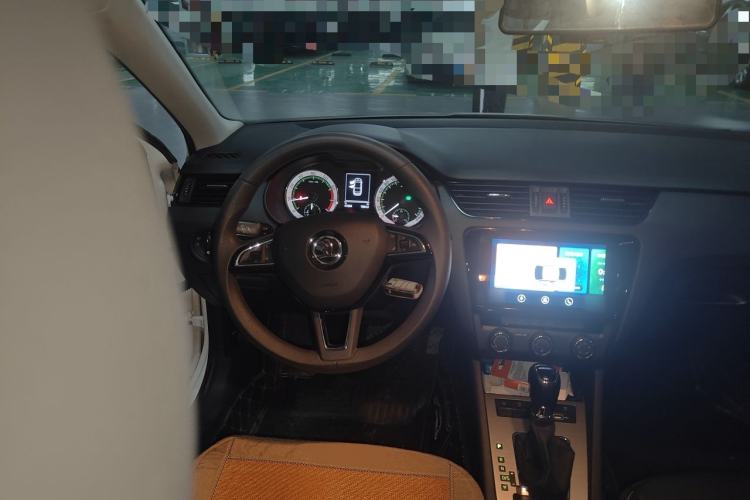 Used Skoda Octavia 2022 1.5L Automatic Comfort Edition Steering Wheel