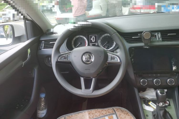 Used Skoda Octavia 2022 1.5L Automatic Comfort Edition Steering Wheel