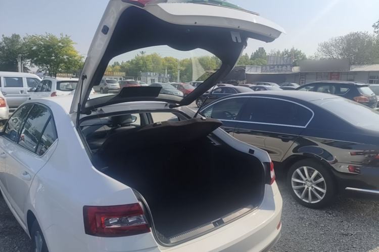 Used Skoda Octavia 2022 1.5L Automatic Comfort Edition Trunk