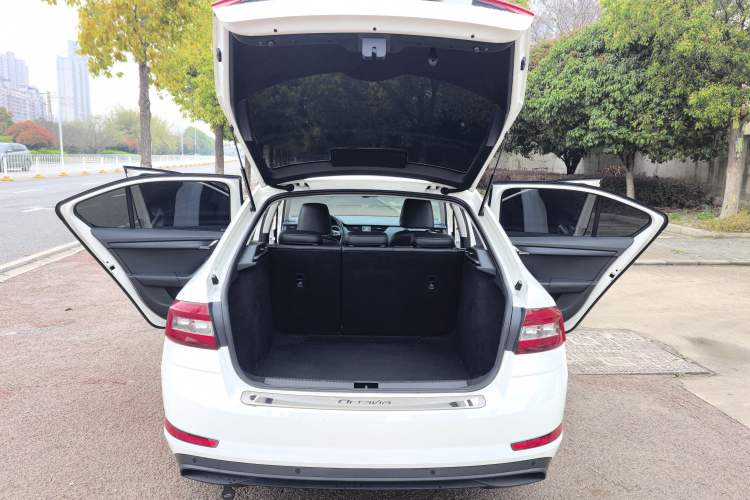 Used Skoda Octavia 2022 1.5L Automatic Comfort Edition Trunk