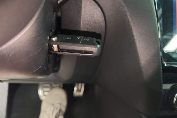 Used Skoda Octavia 2022 1.5L Automatic Comfort Edition Vehicle Key