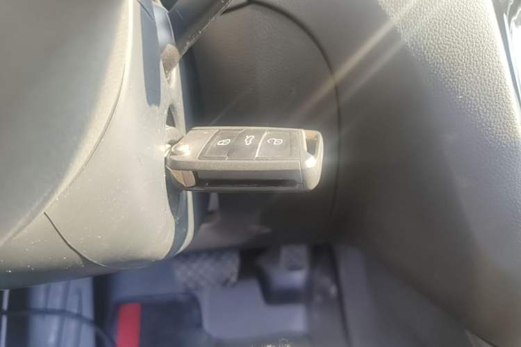 Used Skoda Octavia 2022 1.5L Automatic Comfort Edition Vehicle Key