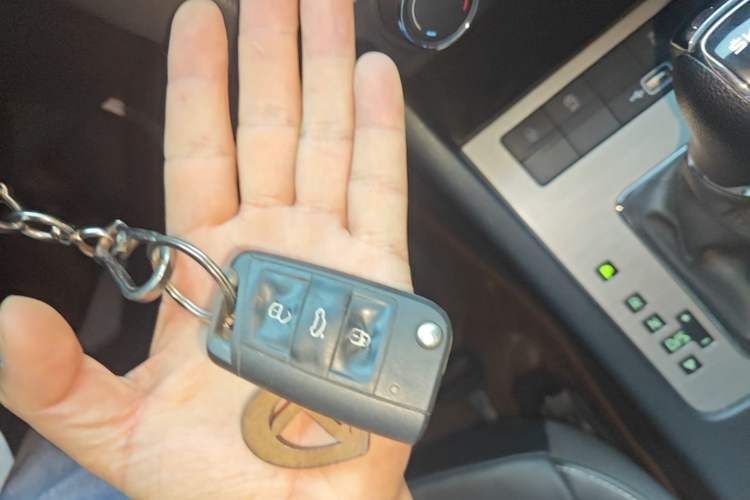 Used Skoda Octavia 2022 1.5L Automatic Comfort Edition Vehicle Key