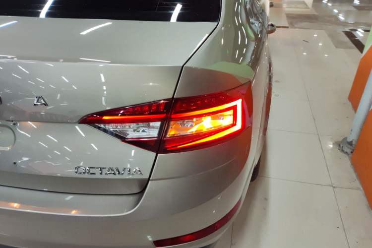Used Skoda Octavia 2022 1.5L Automatic Comfort Edition Exterior 3
