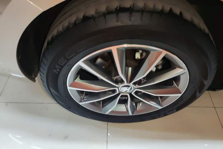 Used Skoda Octavia 2022 1.5L Automatic Comfort Edition Exterior 5