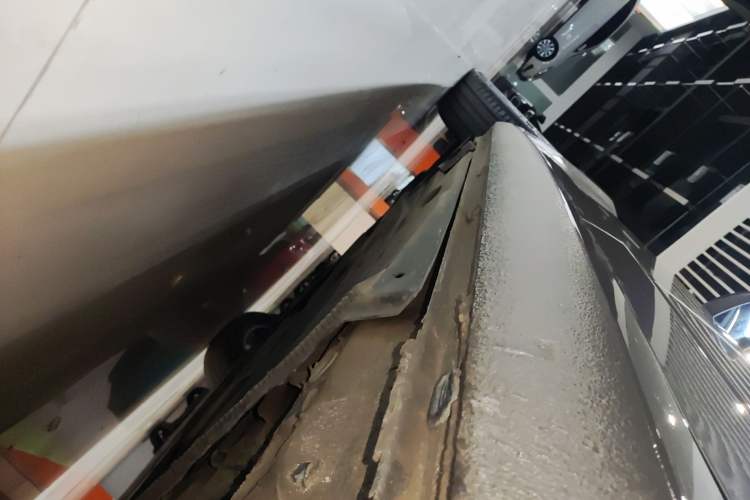 Used Skoda Octavia 2022 1.5L Automatic Comfort Edition Left Side Sill