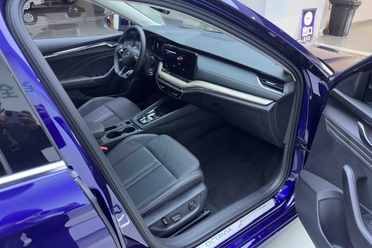 Used Skoda Octavia 2023 Revised PRO TSI280 Luxury Edition Interior 10