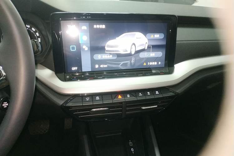 Used Skoda Octavia 2023 Facelifted PRO TSI280 Prestige Edition Audio And AC Panel