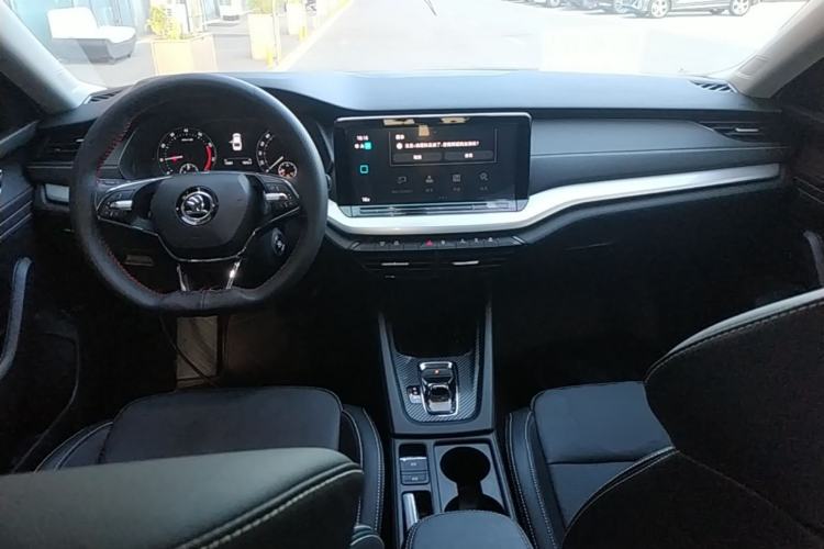 Used Skoda Octavia 2023 Facelifted PRO TSI280 Prestige Edition Center Console