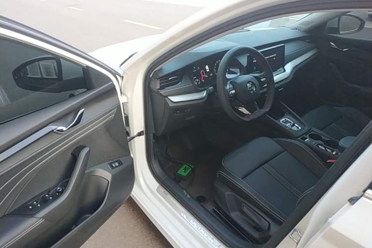 Used Skoda Octavia 2023 Facelifted PRO TSI280 Prestige Edition Driver Seat