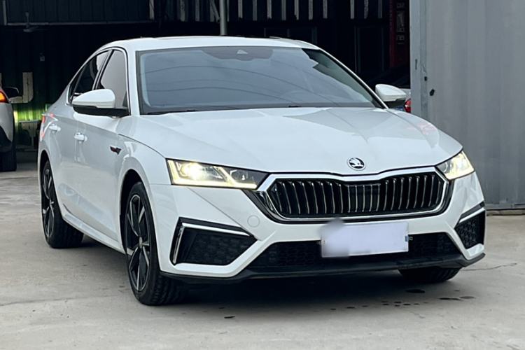Used Skoda Octavia 2023 Revised PRO TSI280 Luxury Edition Exterior 4