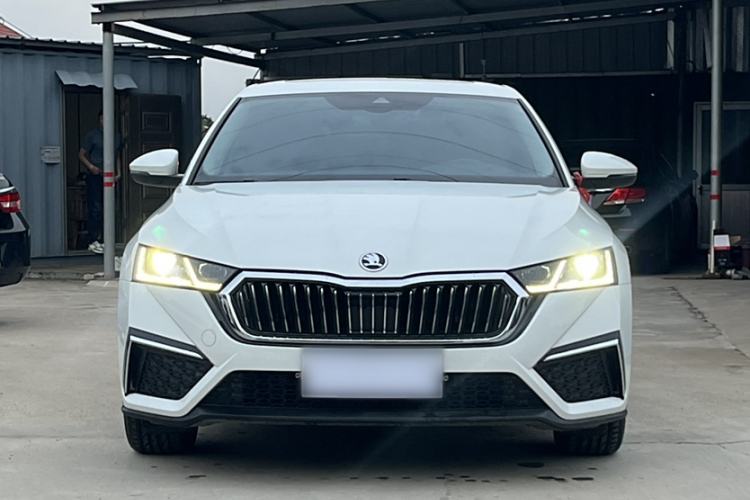 Used Skoda Octavia 2023 Revised PRO TSI280 Luxury Edition Exterior 5
