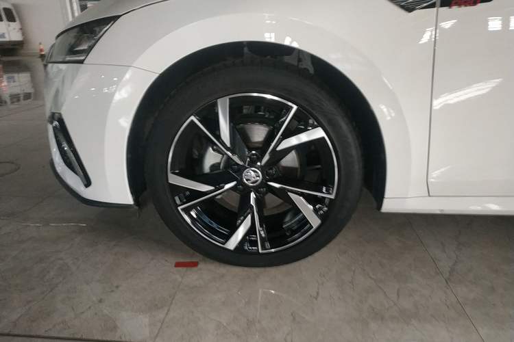 Used Skoda Octavia 2023 Facelifted PRO TSI280 Prestige Edition Exterior 7