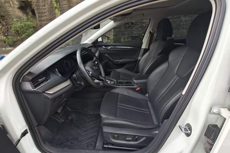 Used Skoda Octavia 2023 PRO TSI280 Luxury Edition Exterior 8